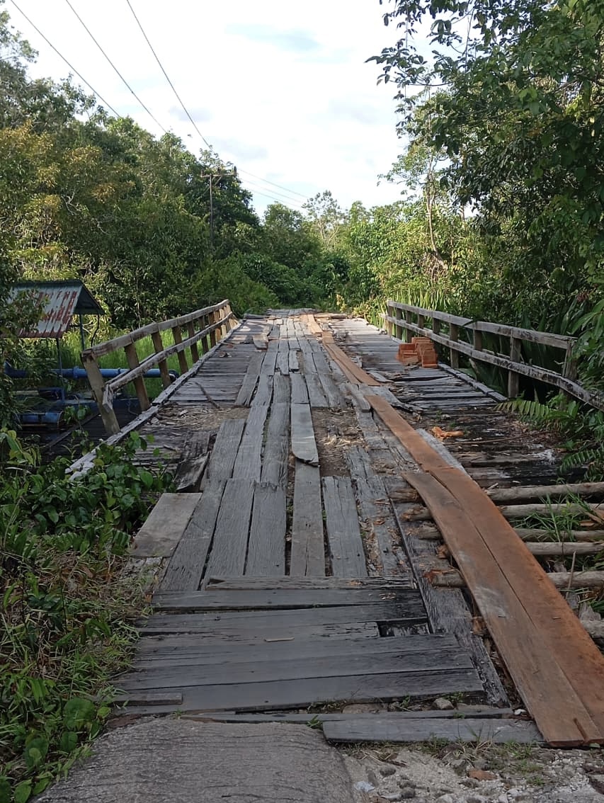 Jembatan rusak di ruas Mekar Tani ke Mendawai